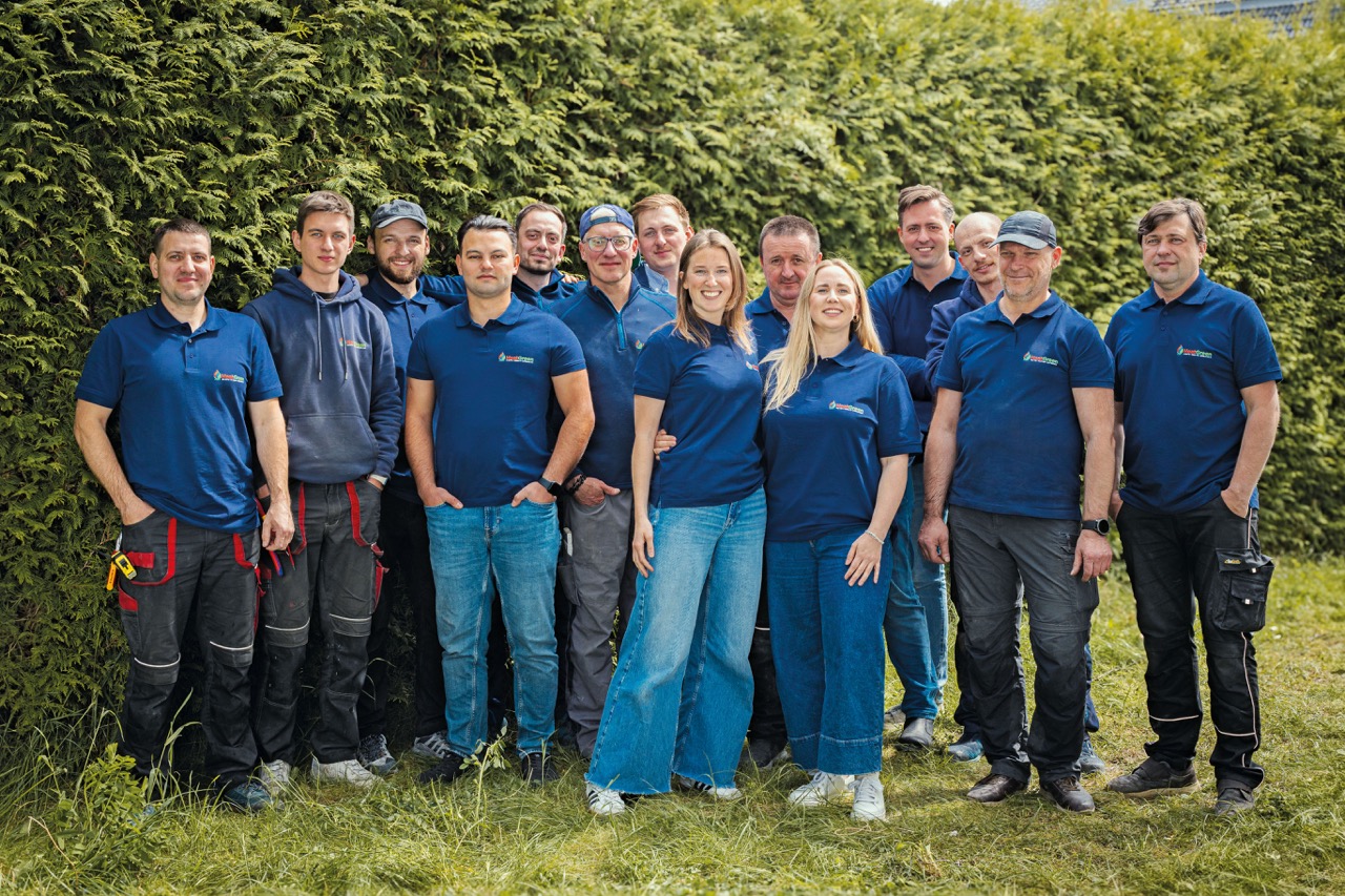 Groß (Gruppen-Bild-2retu)
