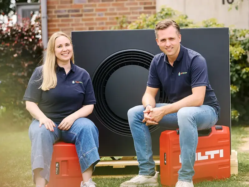 HeatGreen GmbH – Team bei der Arbeit HeatGreen GmbH – Team bei der Arbeit, Wärmepumpe